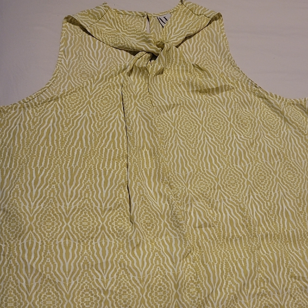 Worthington Tan Cream Sleeveless Tie Front Blouse